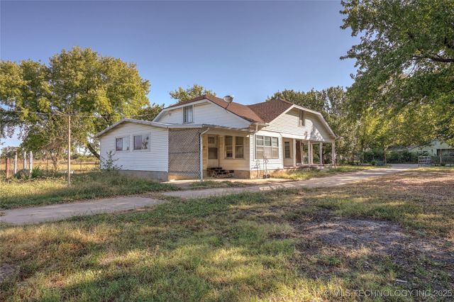 1824 N Morton Avenue, Okmulgee, OK 74447