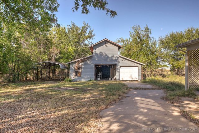 1824 N Morton Avenue, Okmulgee, OK 74447