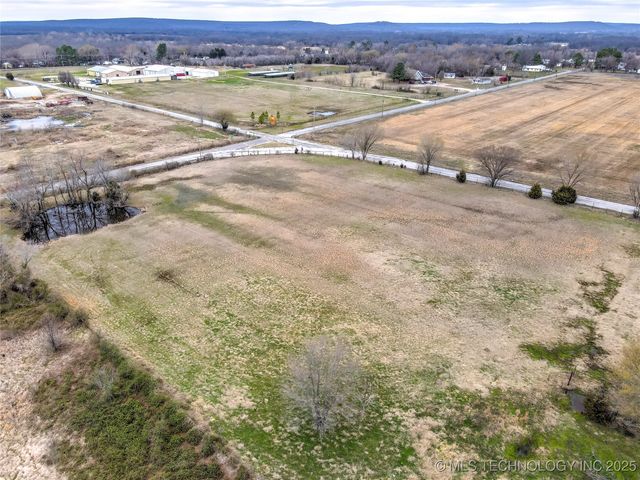 1824 N Morton Avenue, Okmulgee, OK 74447