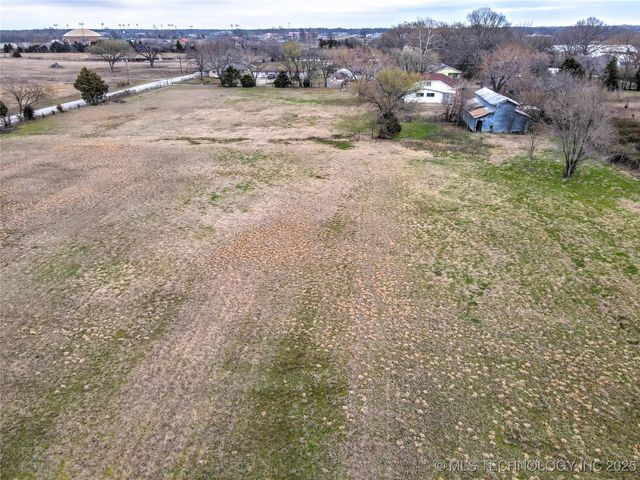 1824 N Morton Avenue, Okmulgee, OK 74447