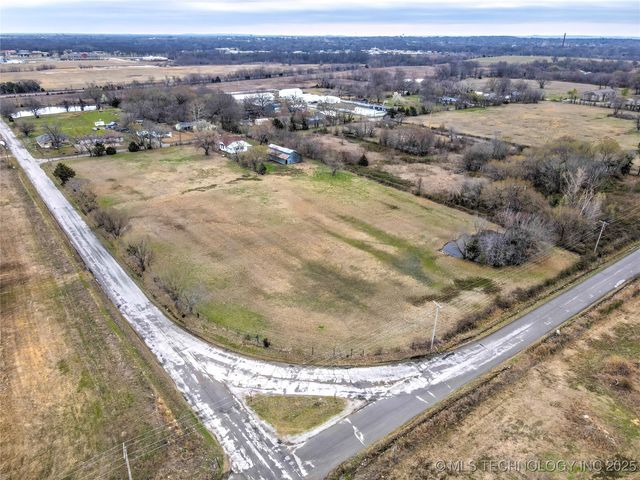 1824 N Morton Avenue, Okmulgee, OK 74447