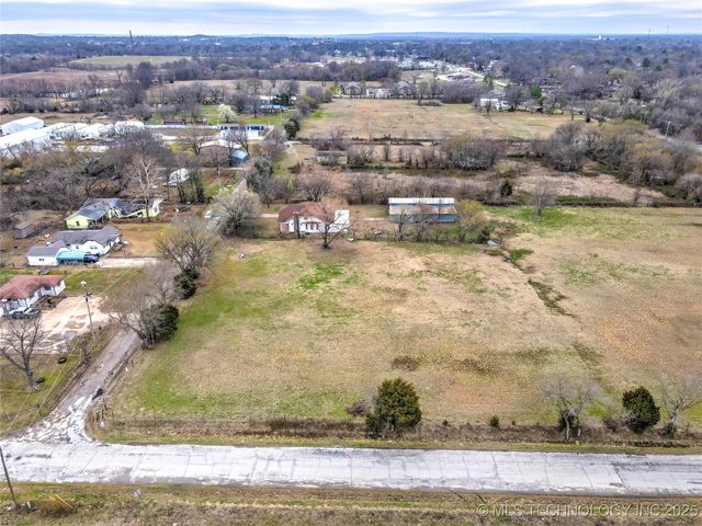 1824 N Morton Avenue, Okmulgee, OK 74447