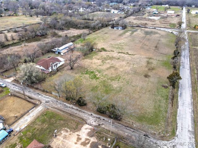 1824 N Morton Avenue, Okmulgee, OK 74447