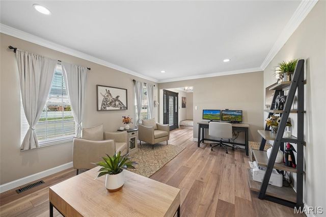 2762 Barrett Station Road, Des Peres, MO 63021