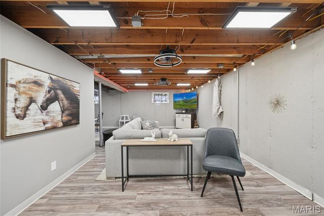 2762 Barrett Station Road, Des Peres, MO 63021