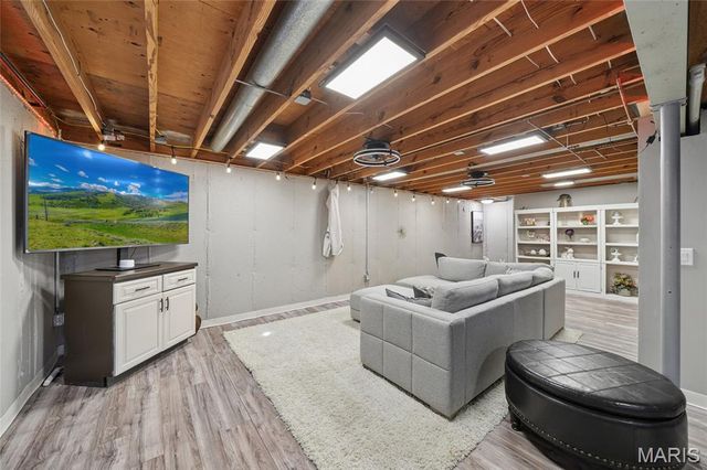 2762 Barrett Station Road, Des Peres, MO 63021