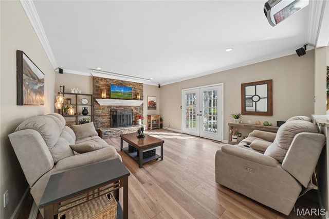 2762 Barrett Station Road, Des Peres, MO 63021