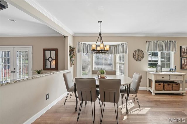 2762 Barrett Station Road, Des Peres, MO 63021