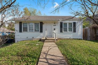 4221 Spruce Avenue, Kansas City, MO 64130