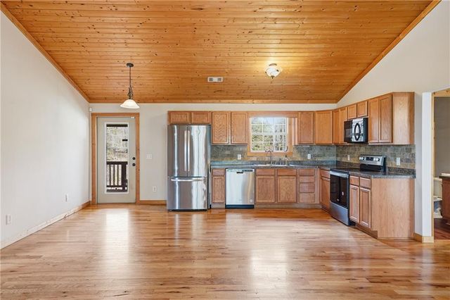 99 Duncan Bridge Trail, Cleveland, GA 30528