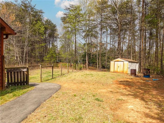 99 Duncan Bridge Trail, Cleveland, GA 30528