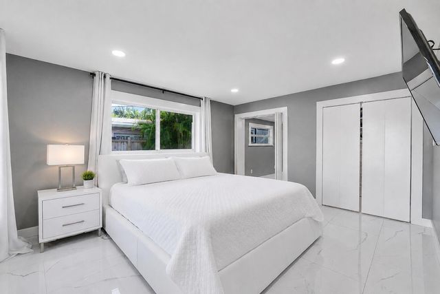 1900 NE 16th Terrace, Fort Lauderdale, FL 33305