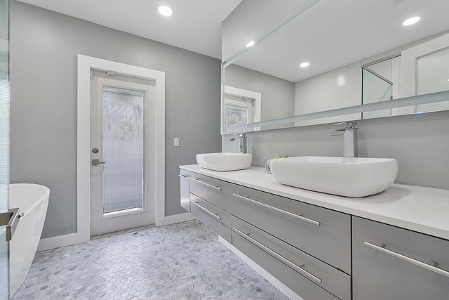 1900 NE 16th Terrace, Fort Lauderdale, FL 33305