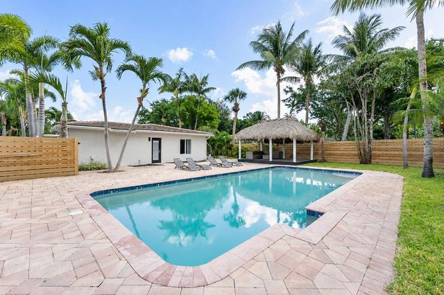 1900 NE 16th Terrace, Fort Lauderdale, FL 33305