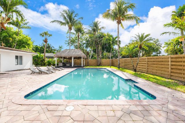 1900 NE 16th Terrace, Fort Lauderdale, FL 33305