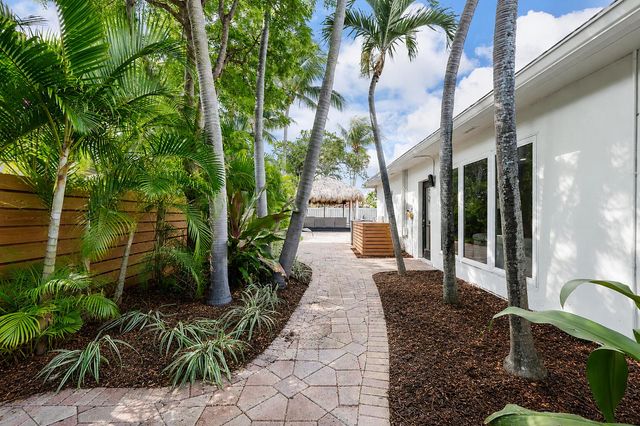 1900 NE 16th Terrace, Fort Lauderdale, FL 33305
