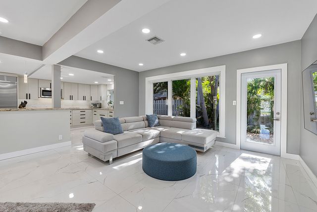 1900 NE 16th Terrace, Fort Lauderdale, FL 33305