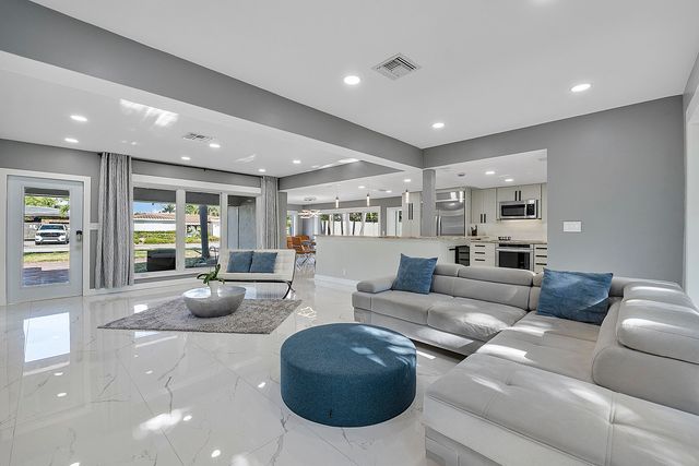 1900 NE 16th Terrace, Fort Lauderdale, FL 33305