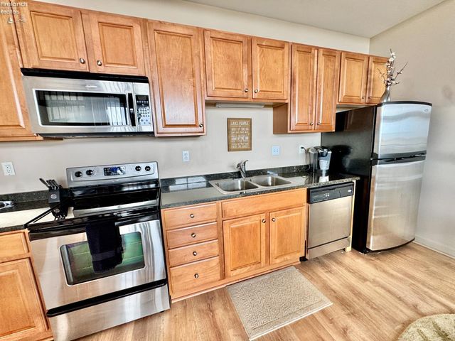 401 W Shoreline Dr Unit 332, Sandusky, OH 44870