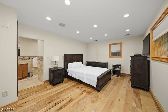 2 Thompson Rd, Parsippany-troy Hills Twp., NJ 07005