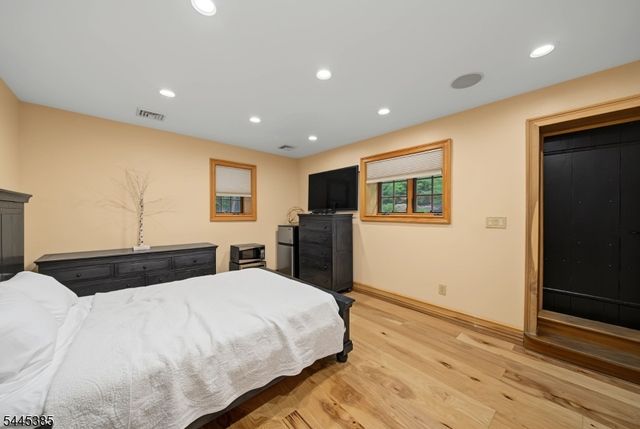 2 Thompson Rd, Parsippany-troy Hills Twp., NJ 07005