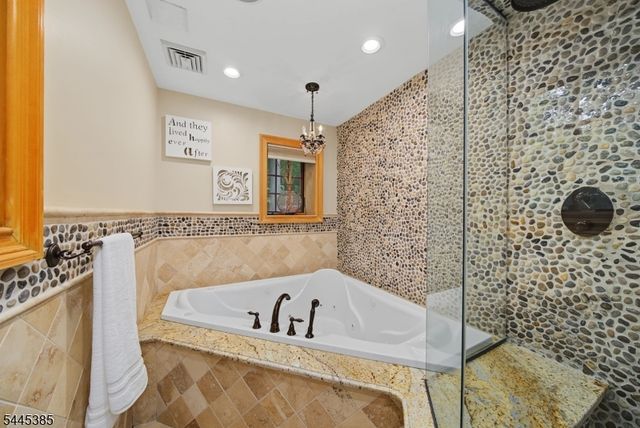 2 Thompson Rd, Parsippany-troy Hills Twp., NJ 07005
