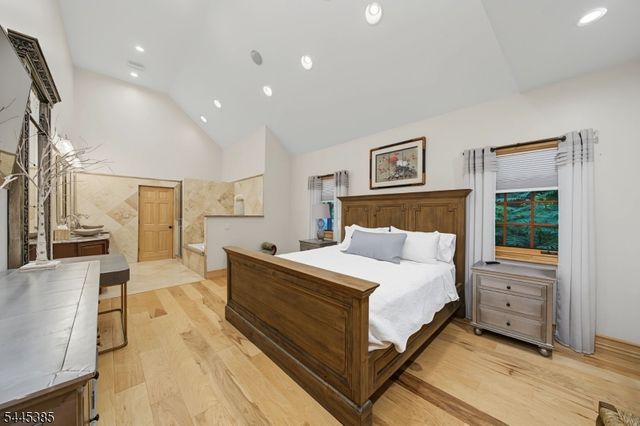 2 Thompson Rd, Parsippany-troy Hills Twp., NJ 07005