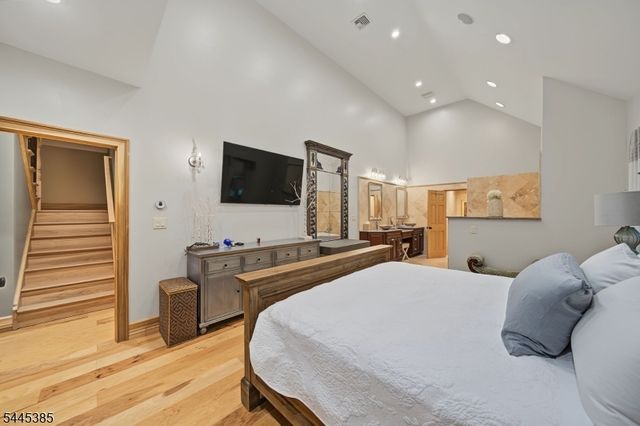 2 Thompson Rd, Parsippany-troy Hills Twp., NJ 07005
