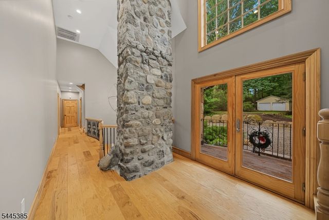 2 Thompson Rd, Parsippany-troy Hills Twp., NJ 07005