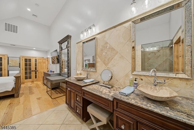 2 Thompson Rd, Parsippany-troy Hills Twp., NJ 07005