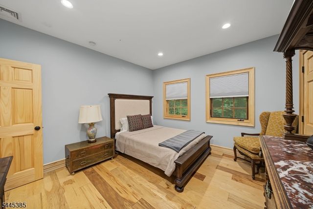 2 Thompson Rd, Parsippany-troy Hills Twp., NJ 07005