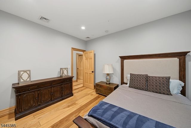 2 Thompson Rd, Parsippany-troy Hills Twp., NJ 07005