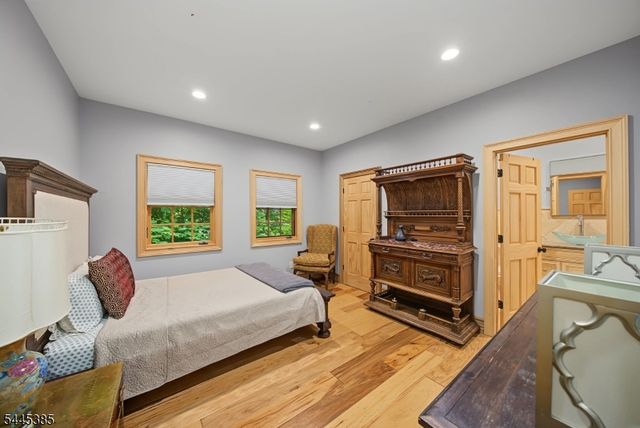 2 Thompson Rd, Parsippany-troy Hills Twp., NJ 07005