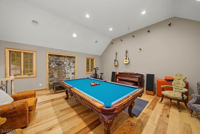 2 Thompson Rd, Parsippany-troy Hills Twp., NJ 07005
