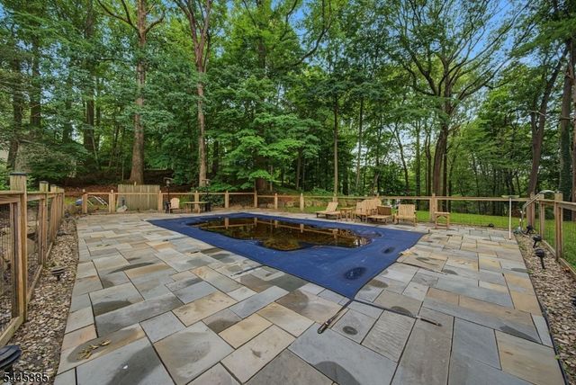 2 Thompson Rd, Parsippany-troy Hills Twp., NJ 07005