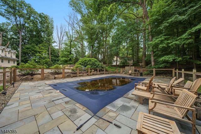 2 Thompson Rd, Parsippany-troy Hills Twp., NJ 07005