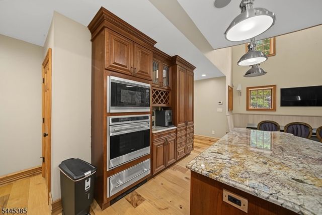 2 Thompson Rd, Parsippany-troy Hills Twp., NJ 07005