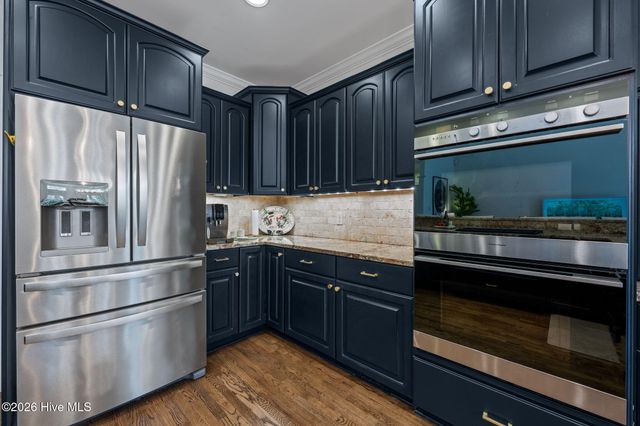 301 Wexford Place, Trent Woods, NC 28562