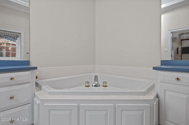 301 Wexford Place, Trent Woods, NC 28562