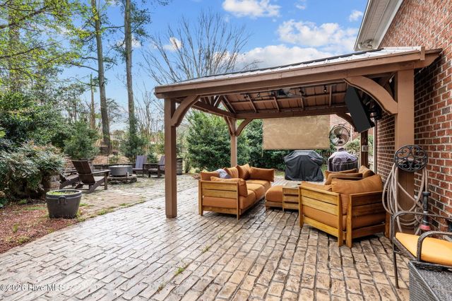 301 Wexford Place, Trent Woods, NC 28562