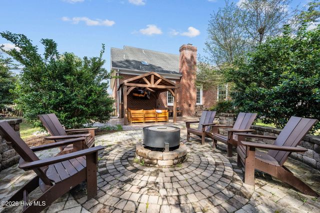 301 Wexford Place, Trent Woods, NC 28562