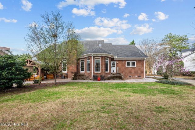 301 Wexford Place, Trent Woods, NC 28562