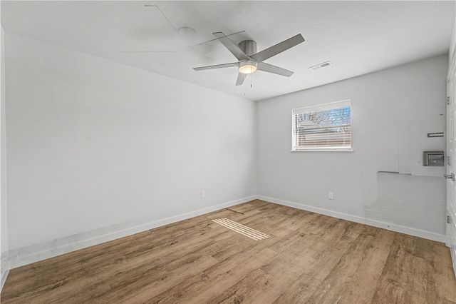 1906 SE Taylor Street, Bentonville, AR 72712