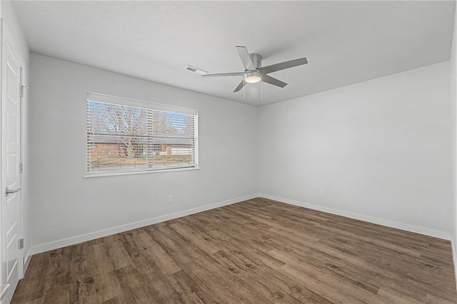 1906 SE Taylor Street, Bentonville, AR 72712