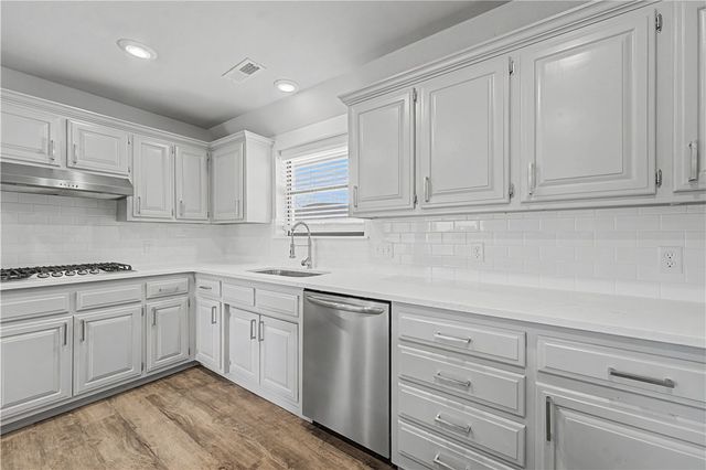 1906 SE Taylor Street, Bentonville, AR 72712