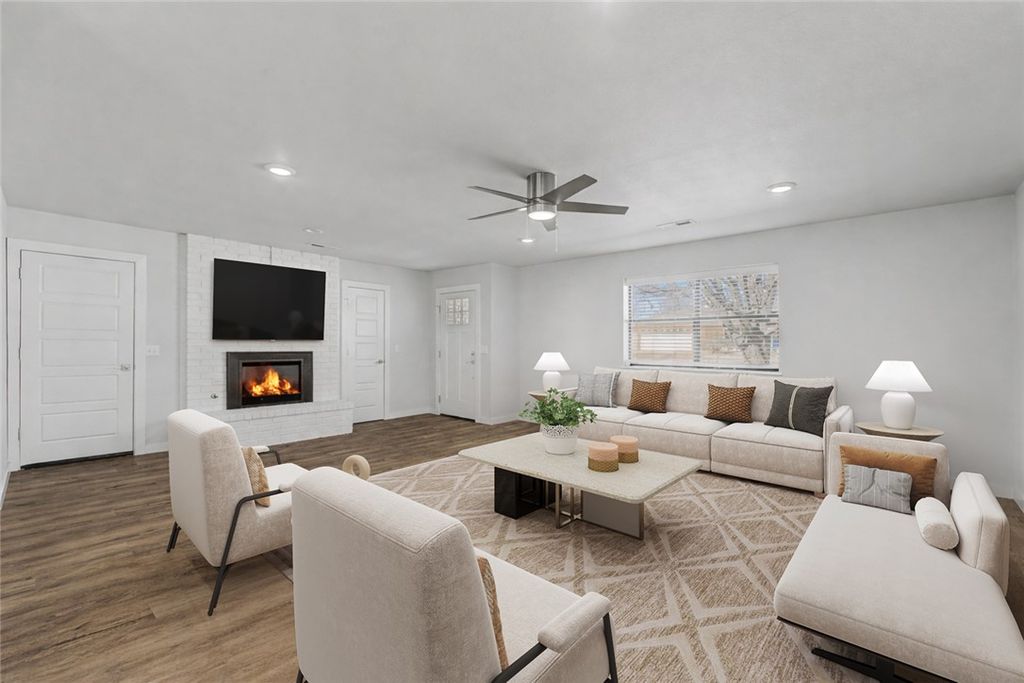 1906 SE Taylor Street, Bentonville, AR 72712