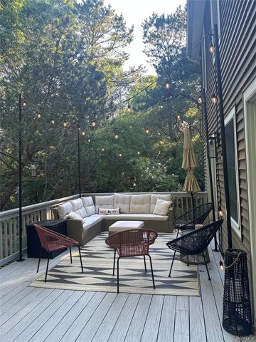 3 1st Place, East Quogue, NY 11942