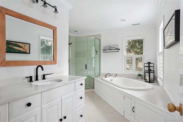 3 1st Place, East Quogue, NY 11942