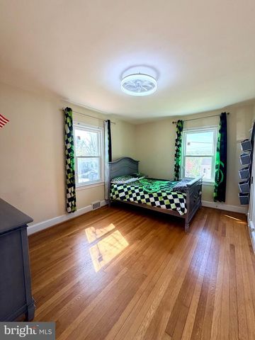 2916 MEADOW LN, Falls Church, VA 22042