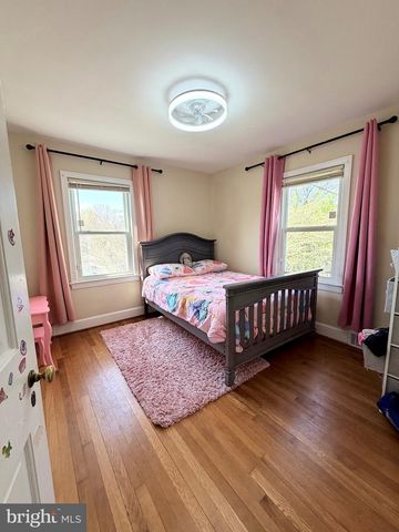 2916 MEADOW LN, Falls Church, VA 22042